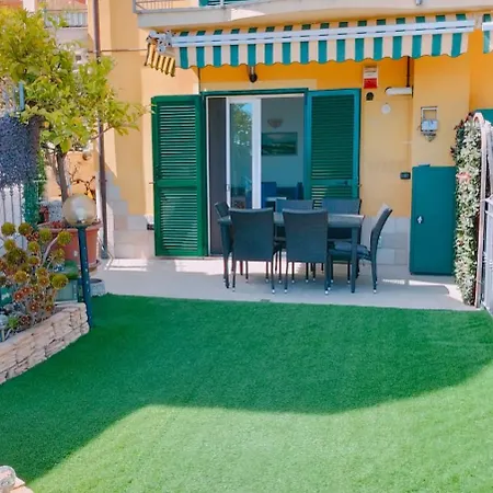 Bilocale Con Giardino, Vista Mare E Parcheggio Privato Appartamento