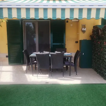 Bilocale Con Giardino, Vista Mare E Parcheggio Privato San Remo