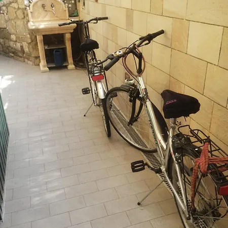 Bilocale Con Giardino, Vista Mare E Parcheggio Privato Apartament San Remo