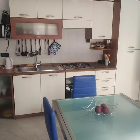 Bilocale Con Giardino, Vista Mare E Parcheggio Privato * San Remo