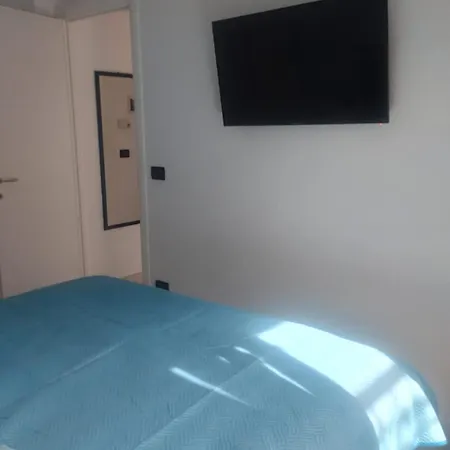 Bilocale Con Giardino, Vista Mare E Parcheggio Privato Sanremo