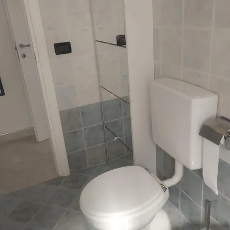 Bilocale Con Giardino, Vista Mare E Parcheggio Privato * Sanremo