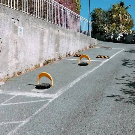 Bilocale Con Giardino, Vista Mare E Parcheggio Privato Appartamento Sanremo